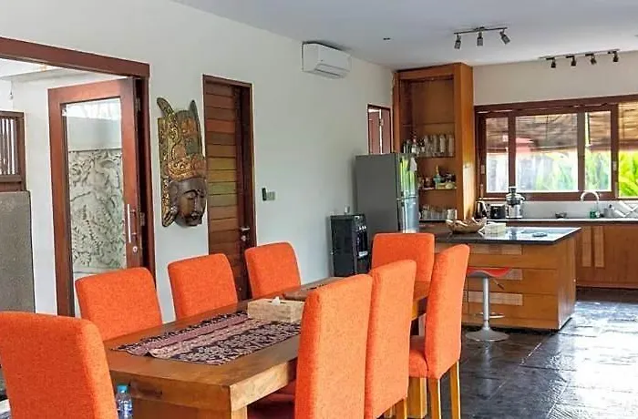 ホテル Enchanting Canggu